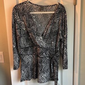 Ann Taylor Top Blouse Black White Geometric Pattern Tie Waist Size Medium